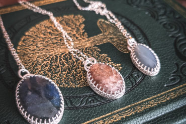 ✨ Frédérique Médium – La Voix du Cœur au Sabbat des Sorcières